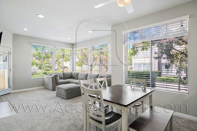 Building Photo - Luxury 2 Bed/2 Bath Condo Home In The Desi...