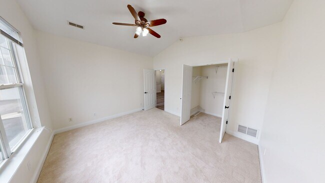 Building Photo - 236 Adams Pointe Blvd
