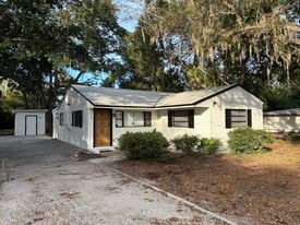 Building Photo - 2310 E Minnehaha St