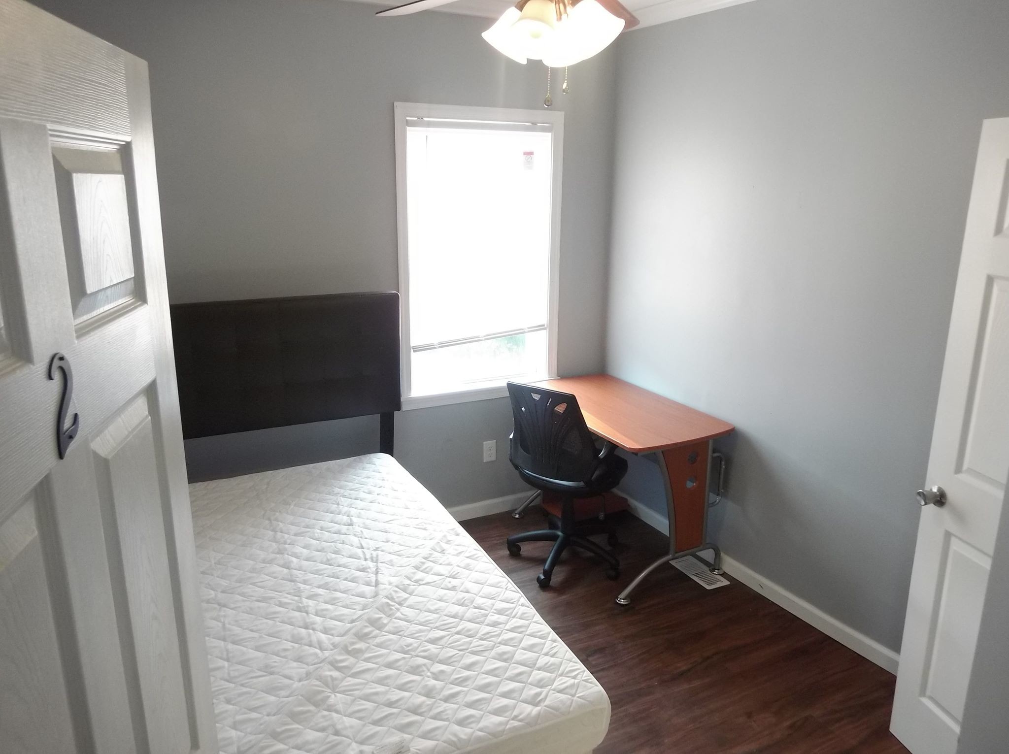 Building Photo - 205 Cherry St