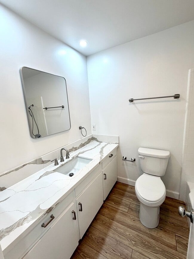 Building Photo - Beautifully Remodeled 2 Bed / 2 Bath Condo in Westarms – Prime Claremont Location!