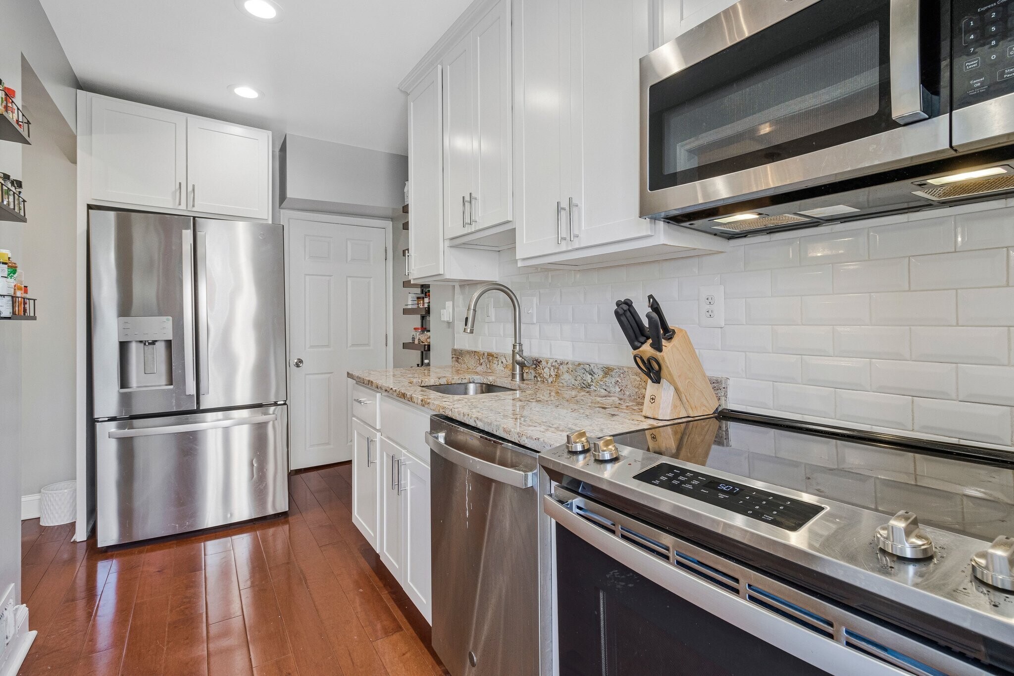 Building Photo - 1328 Downing St NE