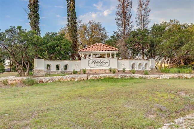 Building Photo - 2116 Demona Dr