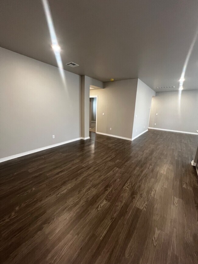 Building Photo - 2765 Alice Wy