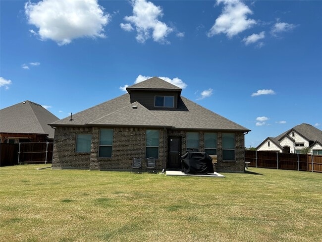 Building Photo - 541 Firethorn Dr