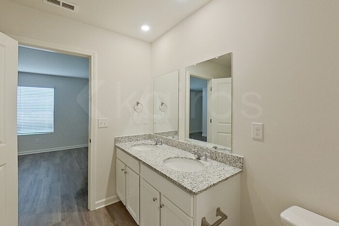 Building Photo - 345 Ironwood Ct