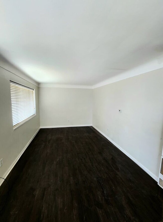 Building Photo - 2056-72 Lafayette Apartments