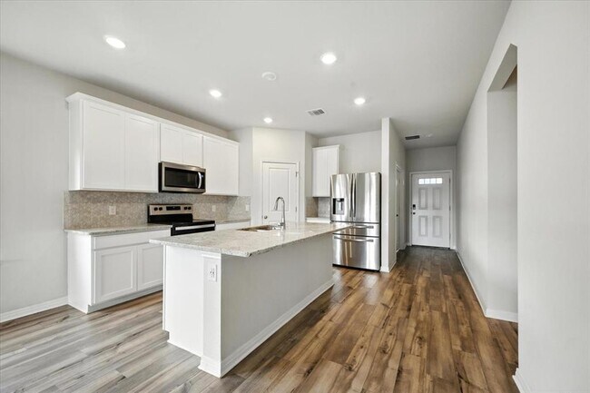 Building Photo - 104 Capella Wy
