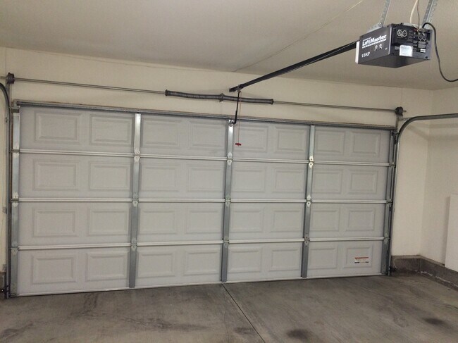 Building Photo - 1711 E 68th St