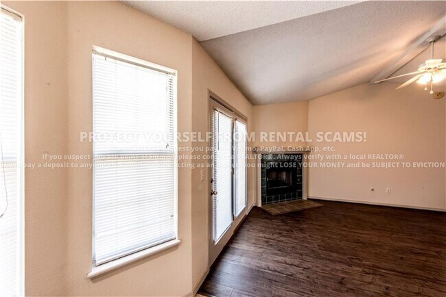 Building Photo - 1348 S Jasmine Ln