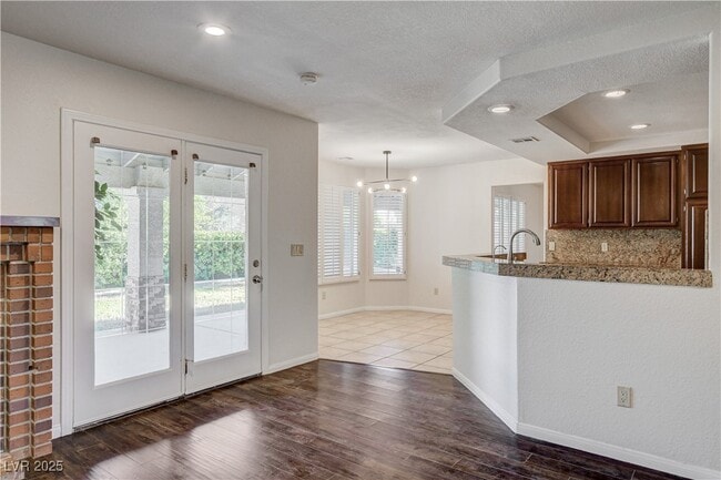 Building Photo - 9405 Mast Dr