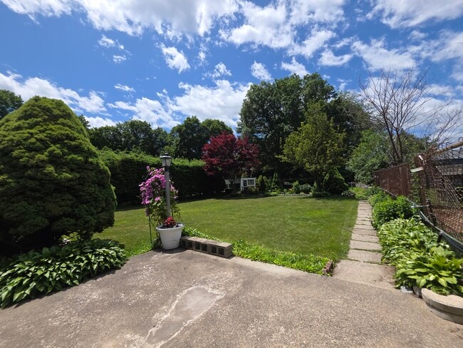 Building Photo - 97 White St