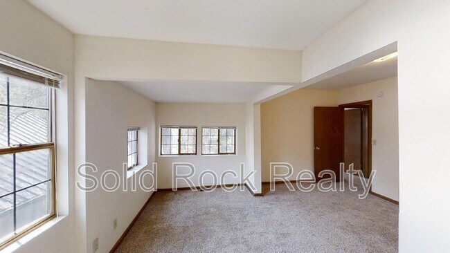 Building Photo - 931 N Wahsatch Ave