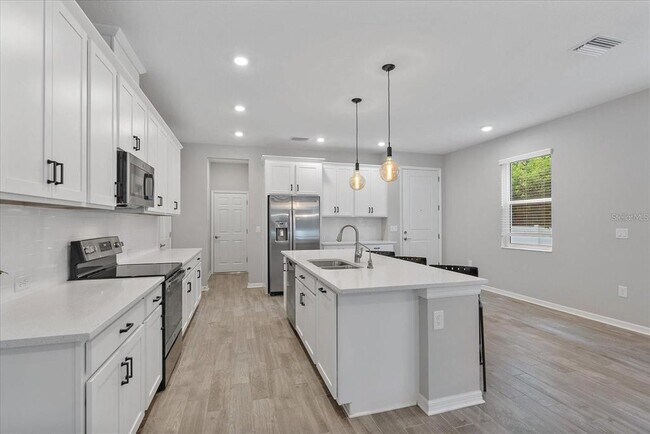 Building Photo - 3000 Via Sienna Cir