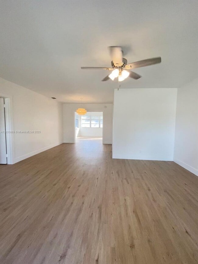 Building Photo - 1751 12th Ct N