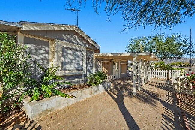 Building Photo - 2237 W Foothill St