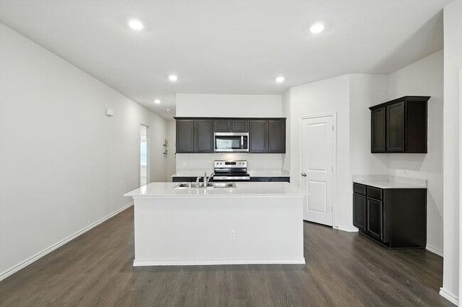 Building Photo - 11112 W Pond Dr
