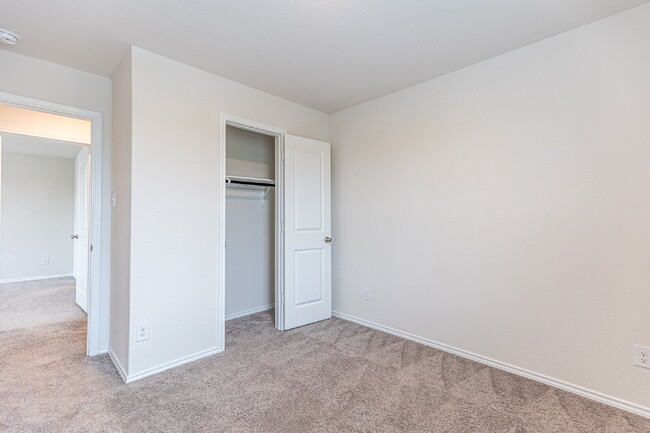 Building Photo - 13111 Winemaker Dr