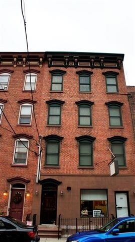 Building Photo - 254 6th St