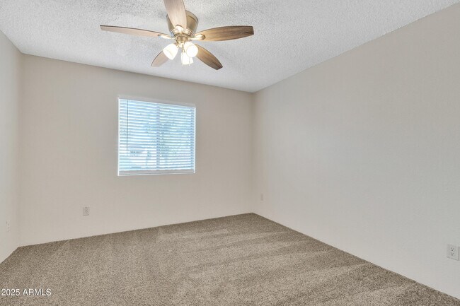Building Photo - 4444 E Paradise Village Pkwy N