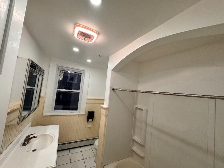 Building Photo - 630 Jefferson Ave