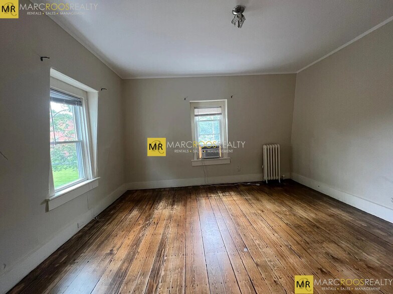 Building Photo - 76 Chestnut St