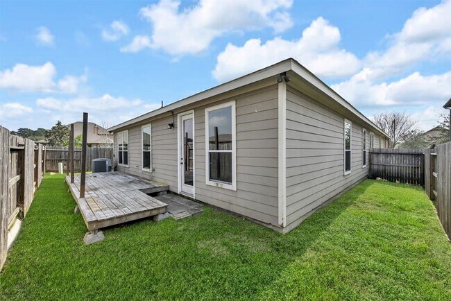Building Photo - 16014 Peach Bluff Ln