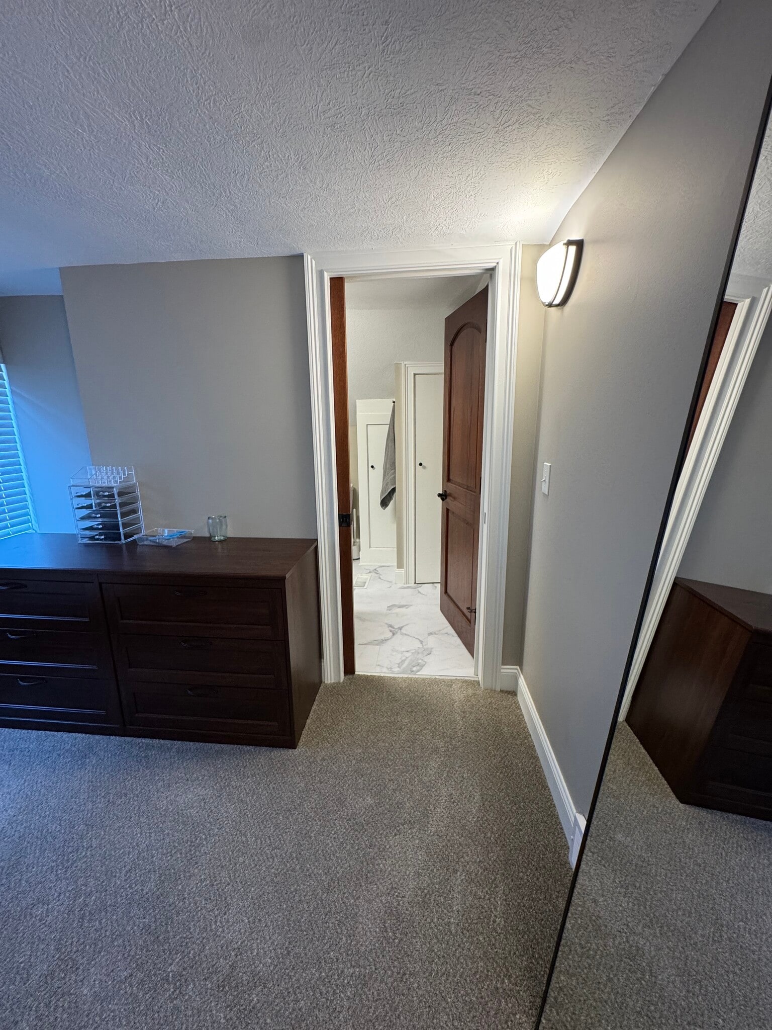 Building Photo - 17640 Larchwood Ave