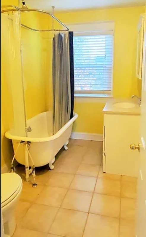 Building Photo - 2019 Newton St NE