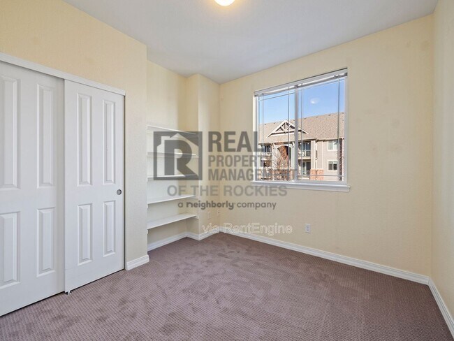 Building Photo - 2133 Krisron Rd