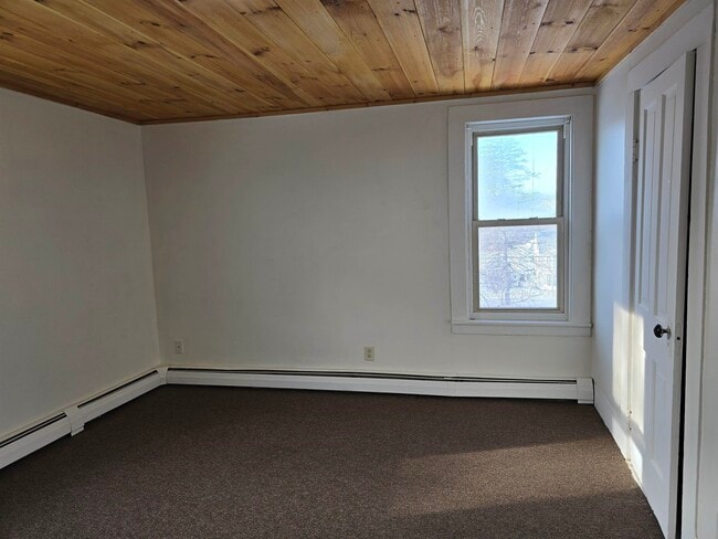 Building Photo - 147 Laurel St