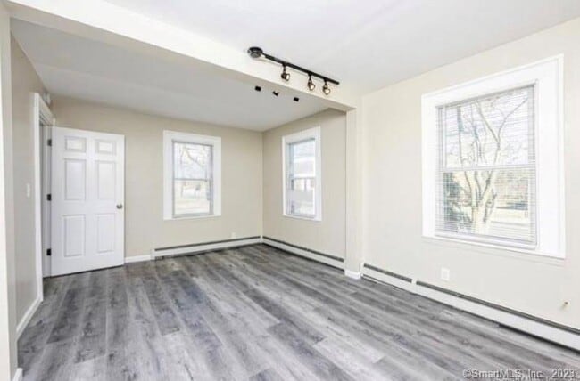 Building Photo - 2818 Whitney Ave