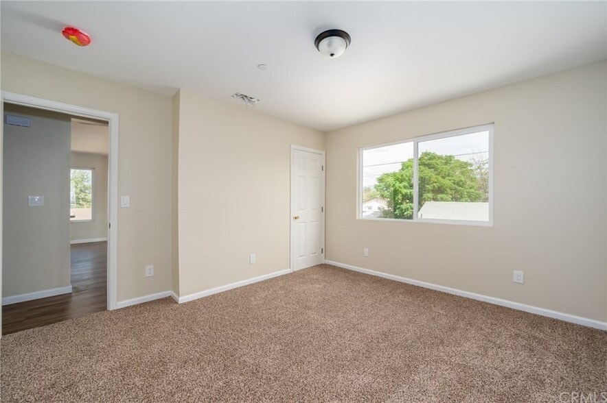 Building Photo - 924 Columbia St