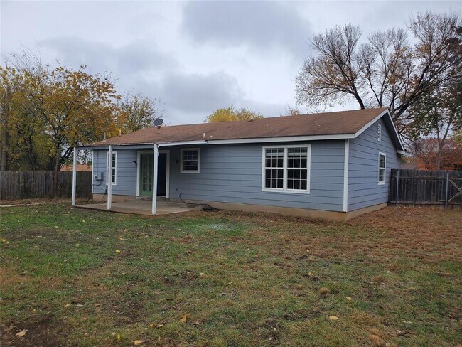 Building Photo - 807 Fernwood Cove