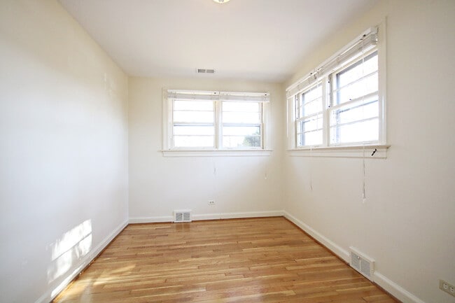 Building Photo - Walk or Bike to UVA Medical Center