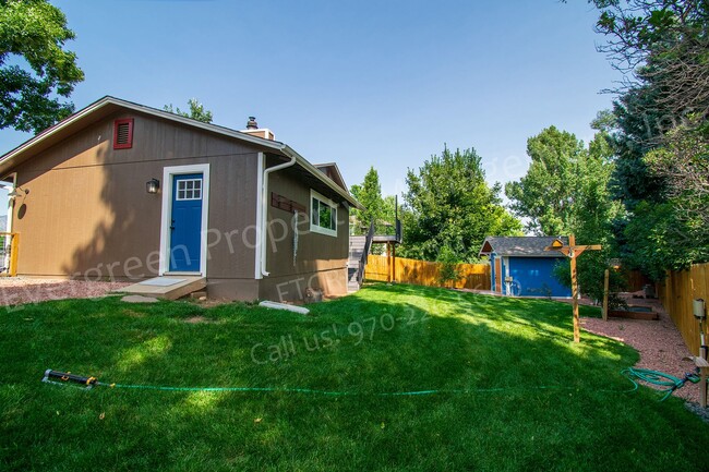 Building Photo - Fantastic 4 bedroom, 2 bathroom near Overl...
