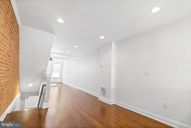 Building Photo - 1614 Clarkson St