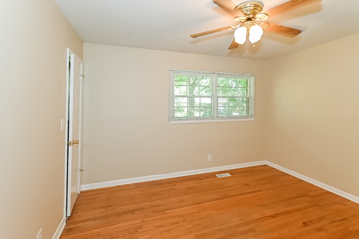 Building Photo - 2204 Euclid Rd NW