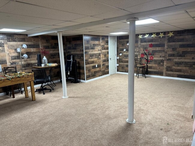 Building Photo - 10 Nutmeg Ct