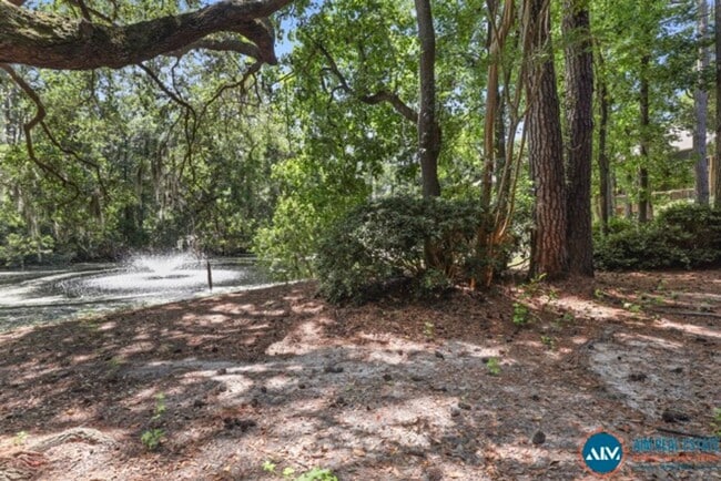 Building Photo - Updated Wyndemere Condo at Yacht Cove – Fr...