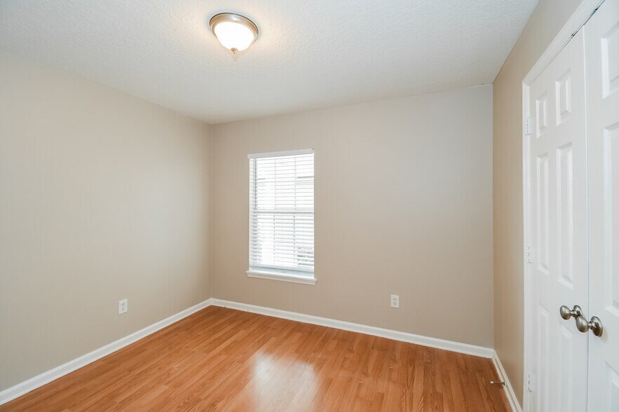 Building Photo - 1032 Beckingham Dr