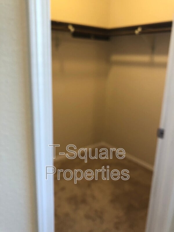 Building Photo - 601 Ave A