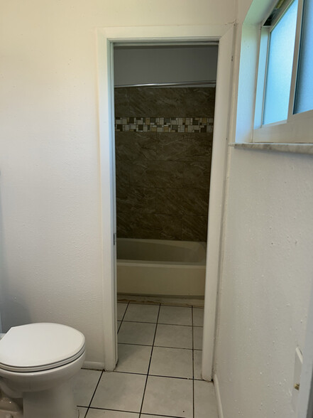 Building Photo - 6845 Etna Ct