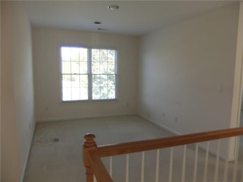 Building Photo - 2745 Niblick Way