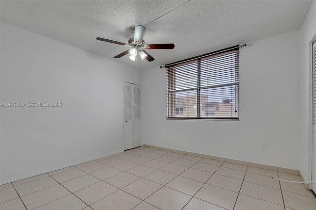 Building Photo - 1655 NE 115th St