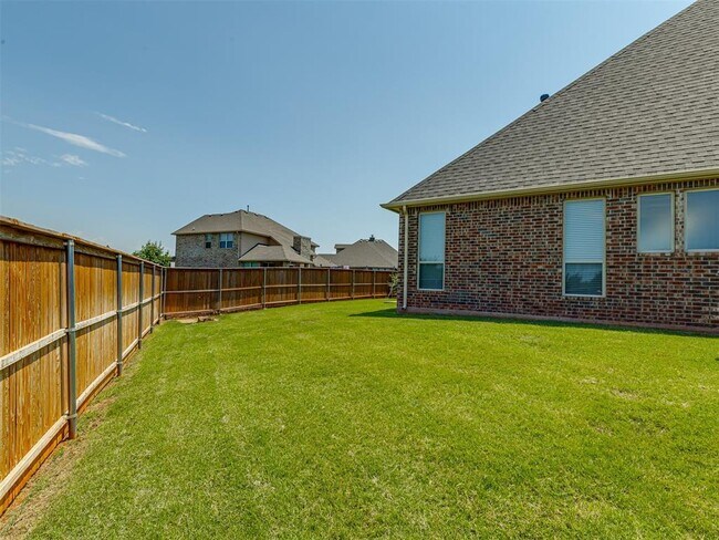 Building Photo - 2500 Cordgrass Ln