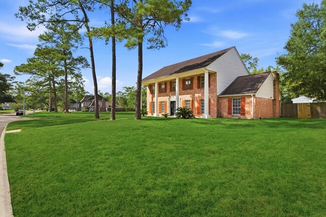 Building Photo - Beautifully Updated 4-Bedroom Home in a Prime Houston Location