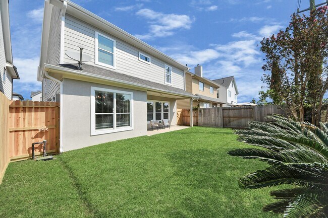 Building Photo - 1493 Silverado Dr