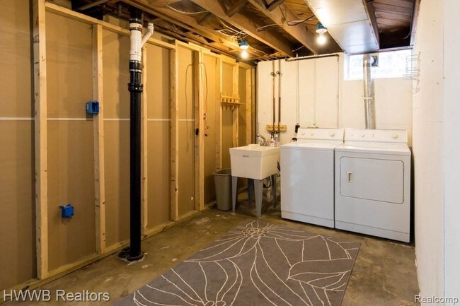 Building Photo - 1899 Hunt Club Dr