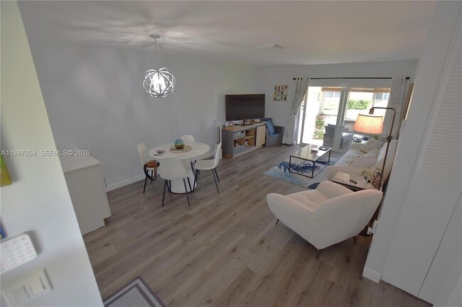 Building Photo - 2572 Emory Dr W